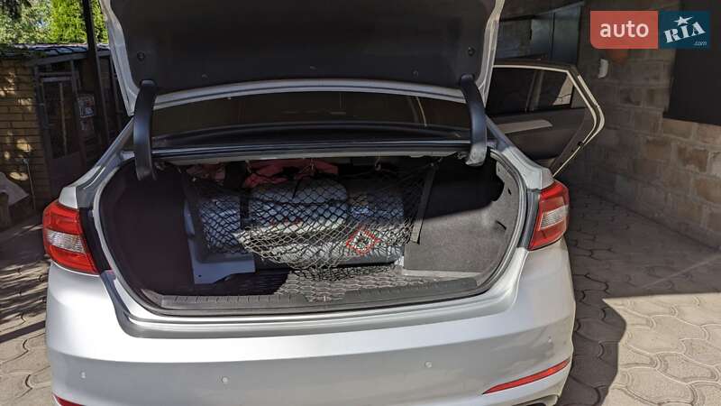 Седан Hyundai Sonata 2014 в Нікополі