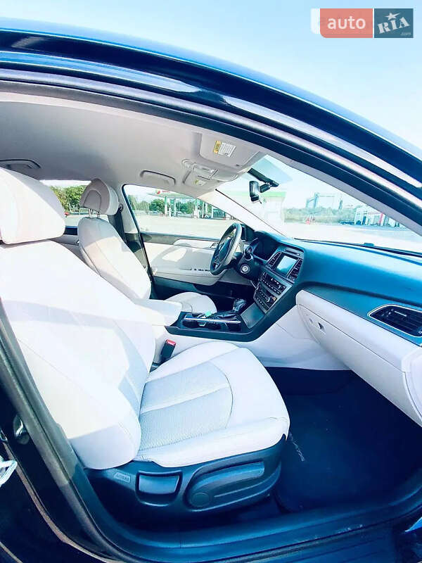 Седан Hyundai Sonata 2015 в Марганці