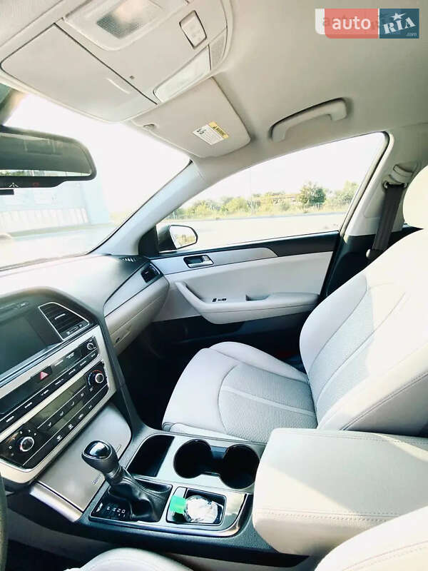 Седан Hyundai Sonata 2015 в Марганці