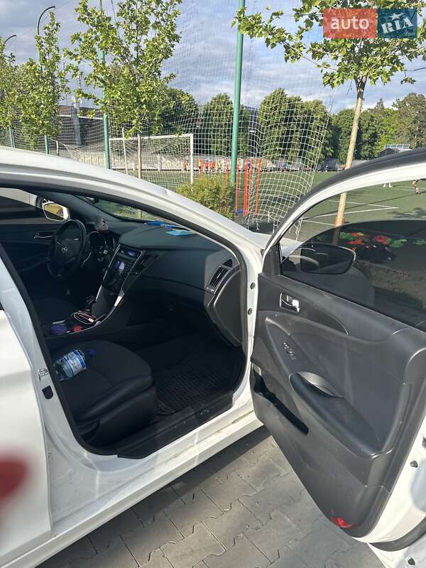 Седан Hyundai Sonata 2012 в Ірпені