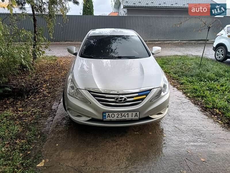 Седан Hyundai Sonata 2015 в Ужгороді