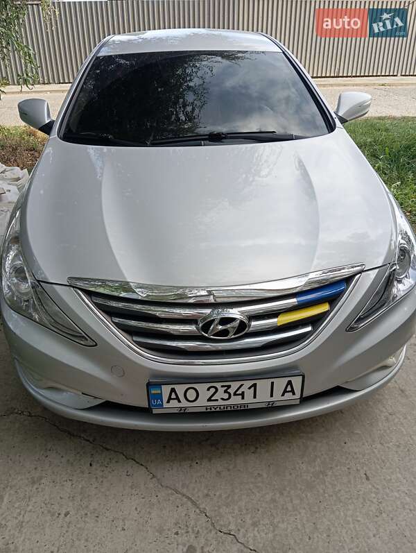 Седан Hyundai Sonata 2015 в Ужгороді