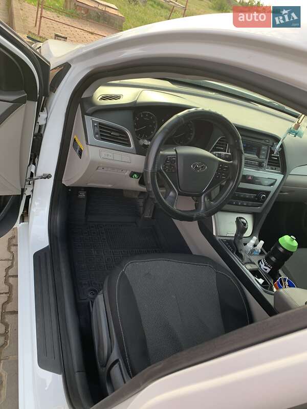 Седан Hyundai Sonata 2015 в Болграді