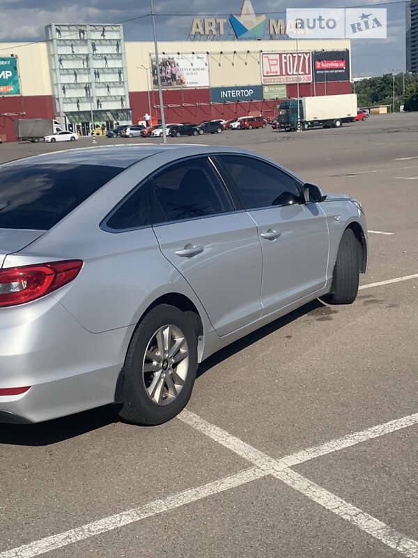 Седан Hyundai Sonata 2015 в Киеве