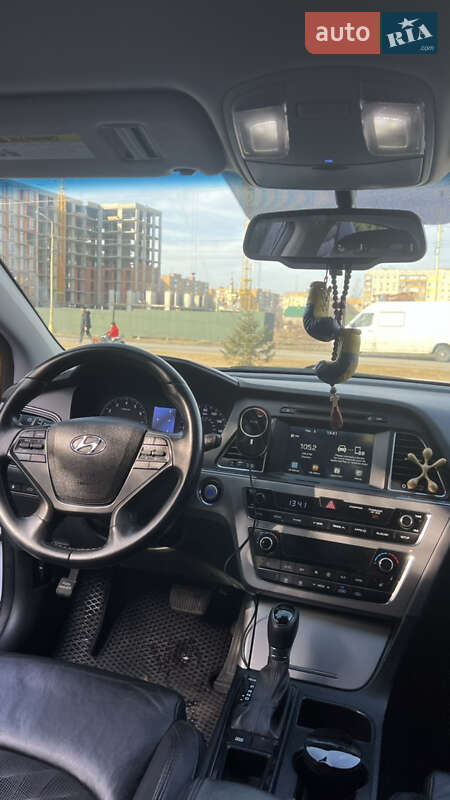 Седан Hyundai Sonata 2015 в Ужгороді