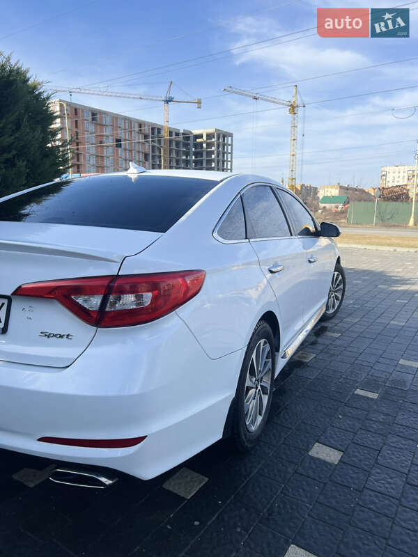 Седан Hyundai Sonata 2015 в Ужгороді