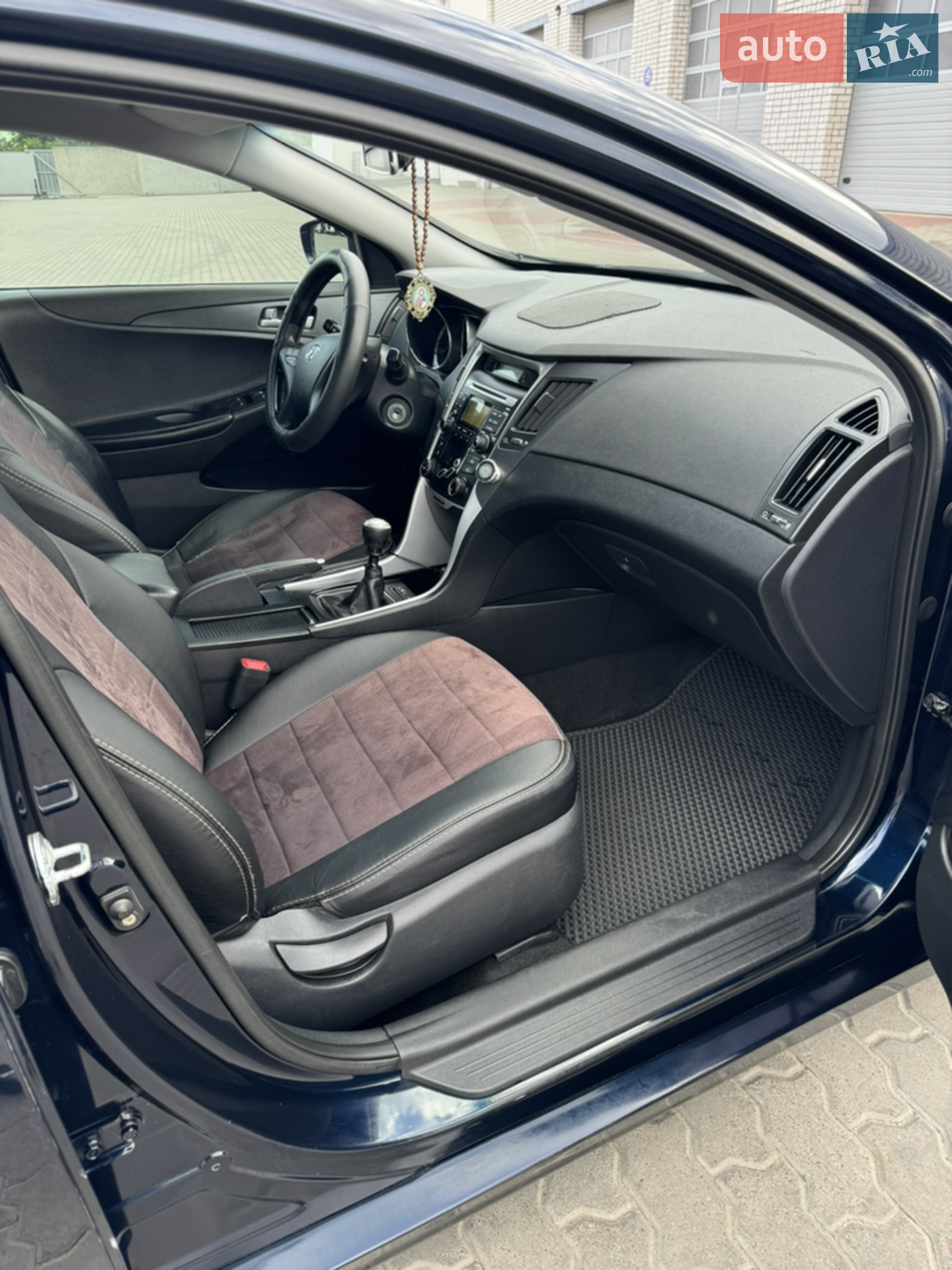 2010 Hyundai Sonata - мініатюра 9