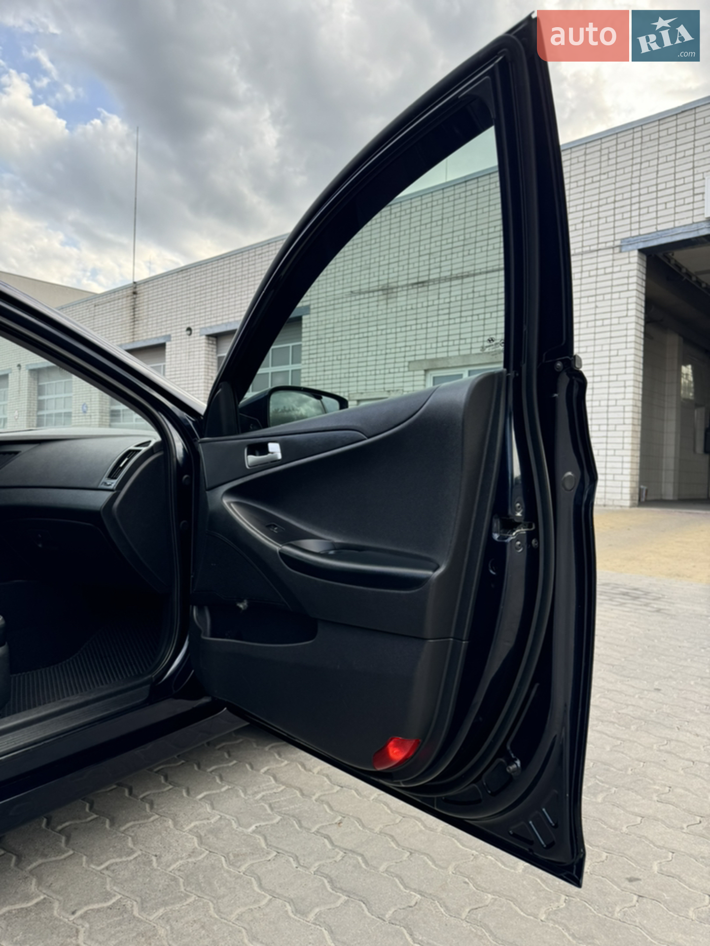 2010 Hyundai Sonata - мініатюра 8
