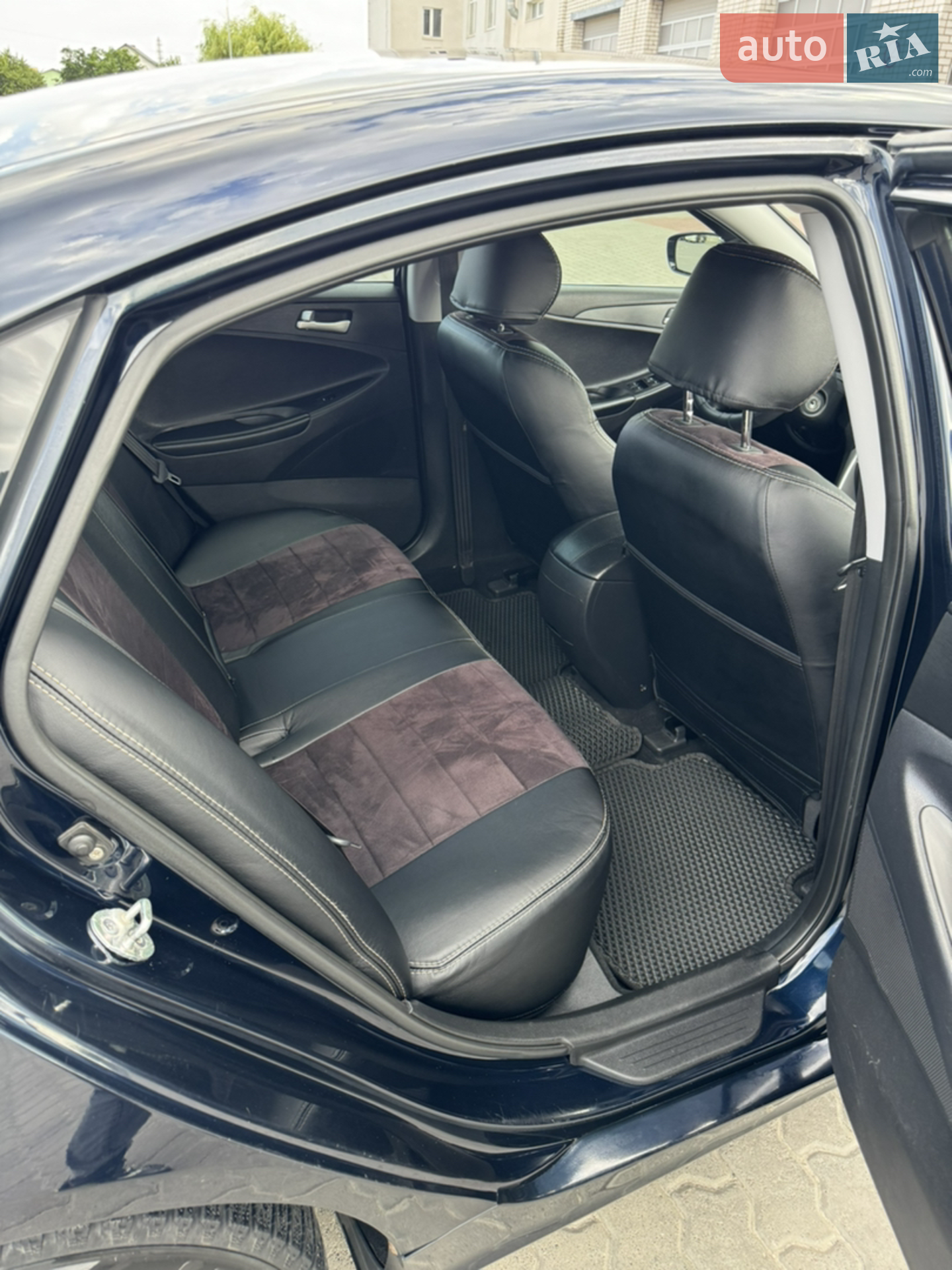 2010 Hyundai Sonata - мініатюра 10