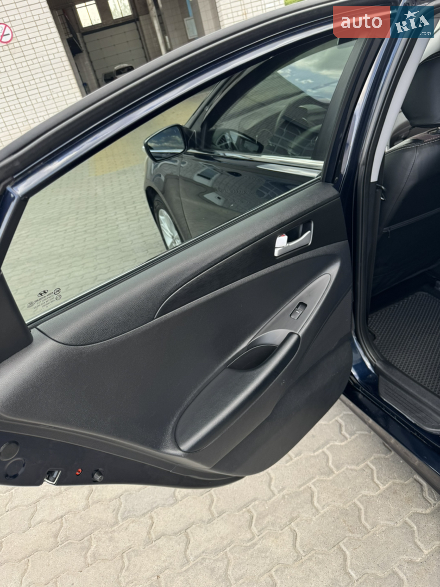 2010 Hyundai Sonata - мініатюра 12