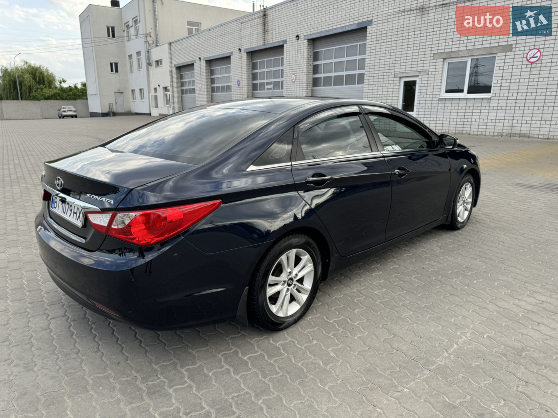 2010 Hyundai Sonata - мініатюра 16