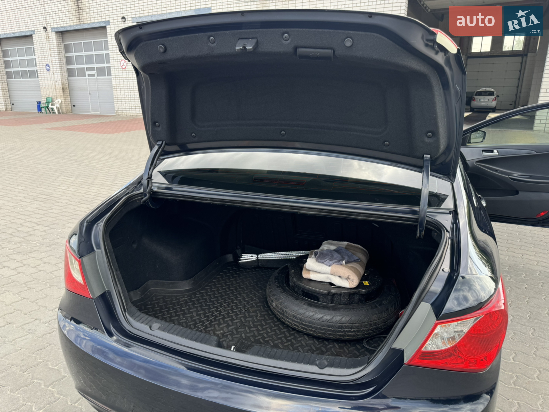 2010 Hyundai Sonata - мініатюра 23