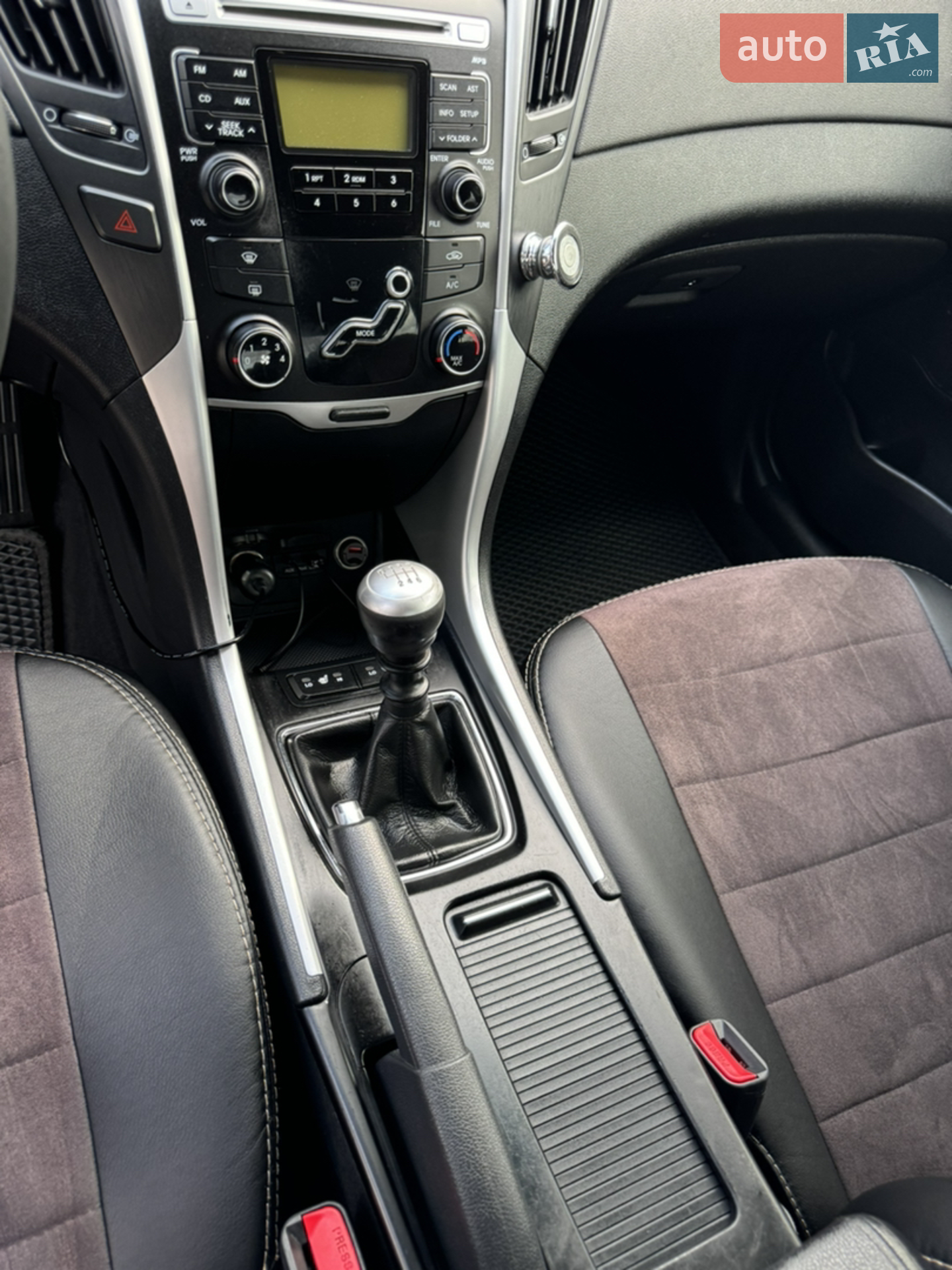 2010 Hyundai Sonata - мініатюра 33