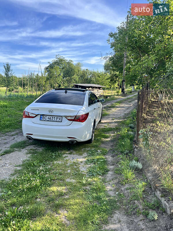 Седан Hyundai Sonata 2012 в Старом Самборе