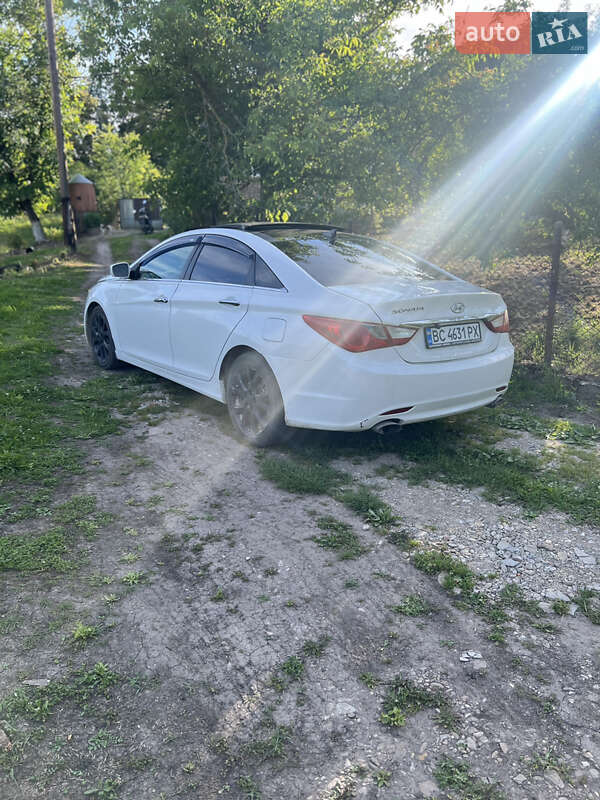 Седан Hyundai Sonata 2012 в Старом Самборе