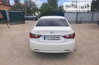Седан Hyundai Sonata 2012 в  фото 5 Седан Hyundai Sonata 2012 в