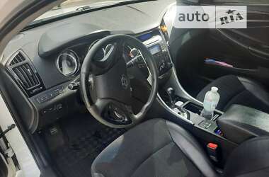 Седан Hyundai Sonata 2012 в  фото 15 Седан Hyundai Sonata 2012 в