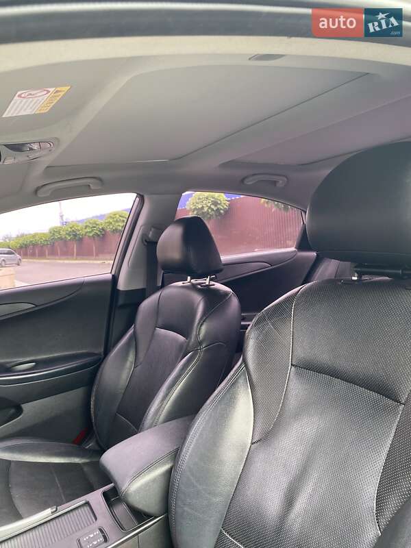 Седан Hyundai Sonata 2011 в Умани