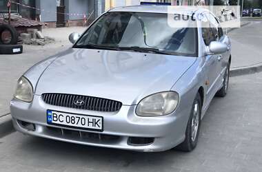 Седан Hyundai Sonata 2000 в Бродах