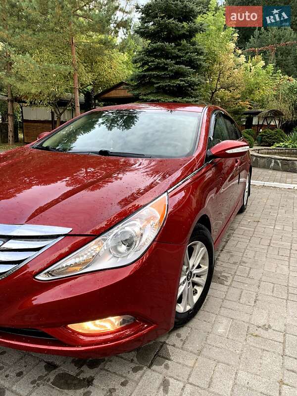 Седан Hyundai Sonata 2014 в Дрогобичі