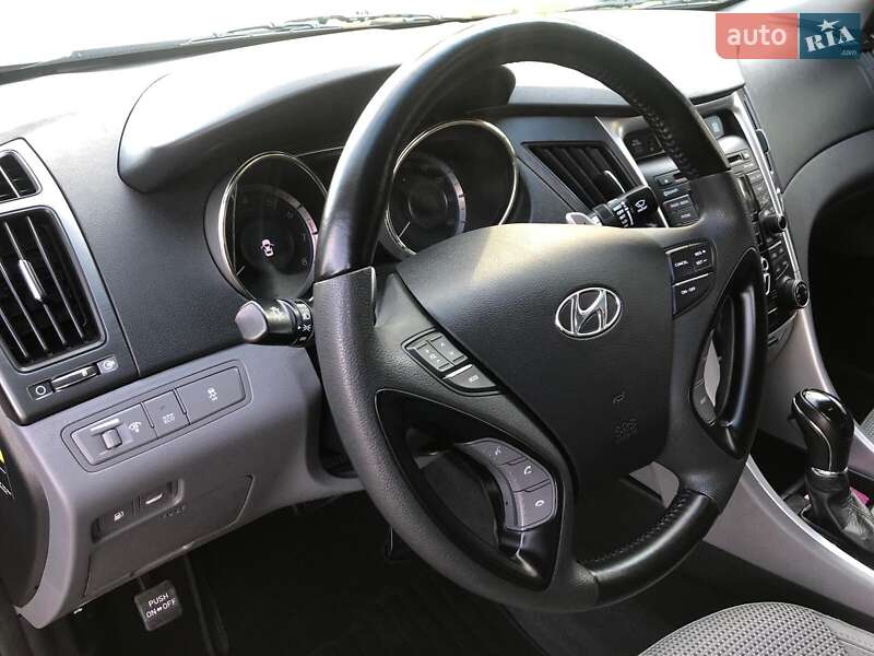 Седан Hyundai Sonata 2012 в Христинівці