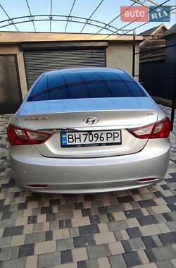 Седан Hyundai Sonata 2012 в Рені