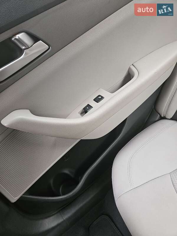 Седан Hyundai Sonata 2015 в Киеве фото 5 Седан Hyundai Sonata 2015 в Киеве