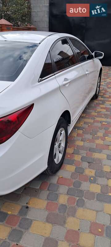 Седан Hyundai Sonata 2010 в Томаковке