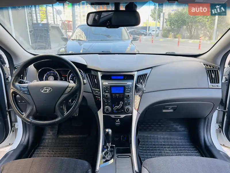 Hyundai Sonata 2011