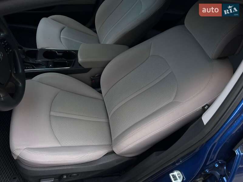 Седан Hyundai Sonata 2015 в Ивано-Франковске