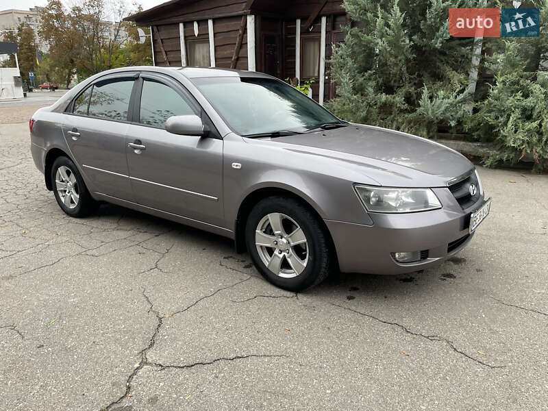 Седан Hyundai Sonata 2006 в Первомайске