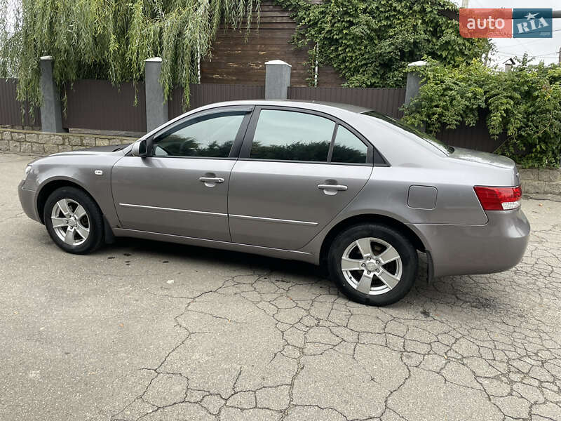 Седан Hyundai Sonata 2006 в Первомайске