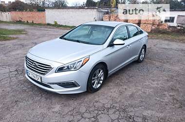 Седан Hyundai Sonata 2015 в Дубно