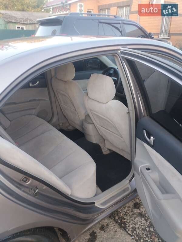 Седан Hyundai Sonata 2006 в Синельниково