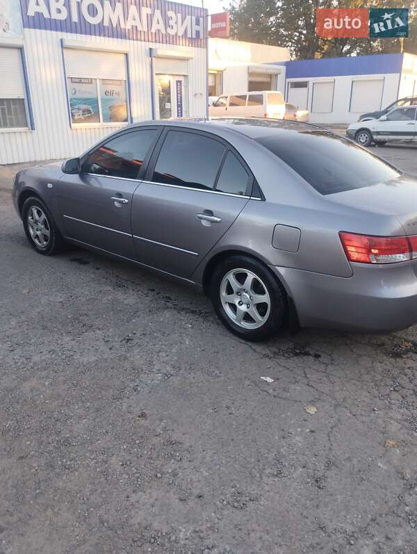 Седан Hyundai Sonata 2006 в Синельниково