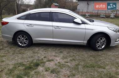 Седан Hyundai Sonata 2015 в Варві