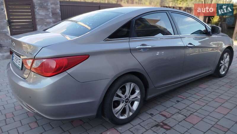 Седан Hyundai Sonata 2011 в Бродах
