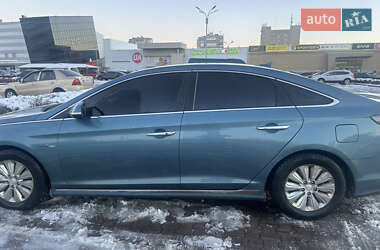 Седан Hyundai Sonata 2016 в Киеве