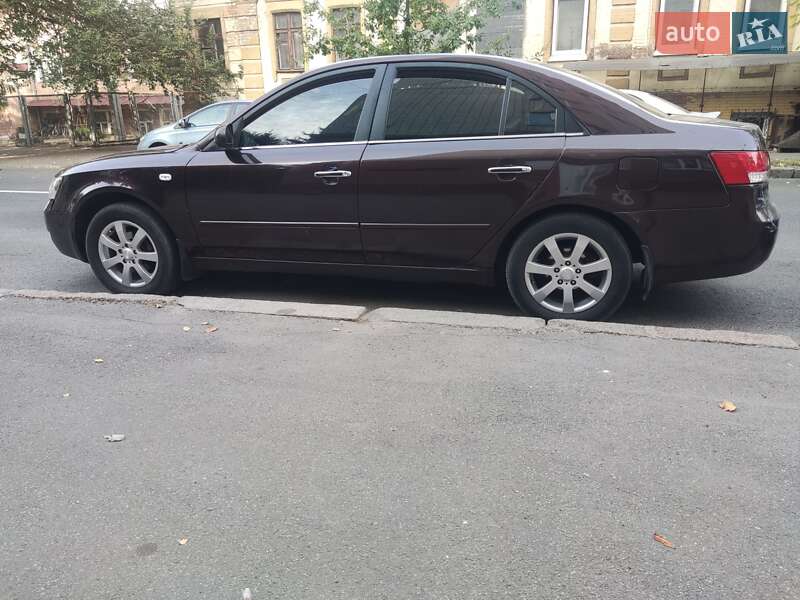Седан Hyundai Sonata 2005 в Чугуеве