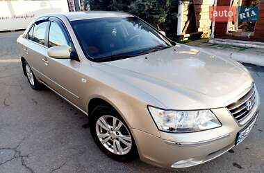 Седан Hyundai Sonata 2009 в Первомайске