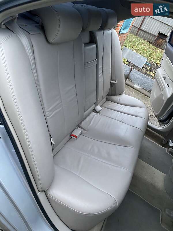 Седан Hyundai Sonata 2005 в Краснограді