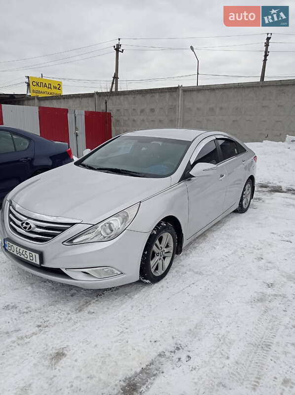 Седан Hyundai Sonata 2014 в Вышгороде