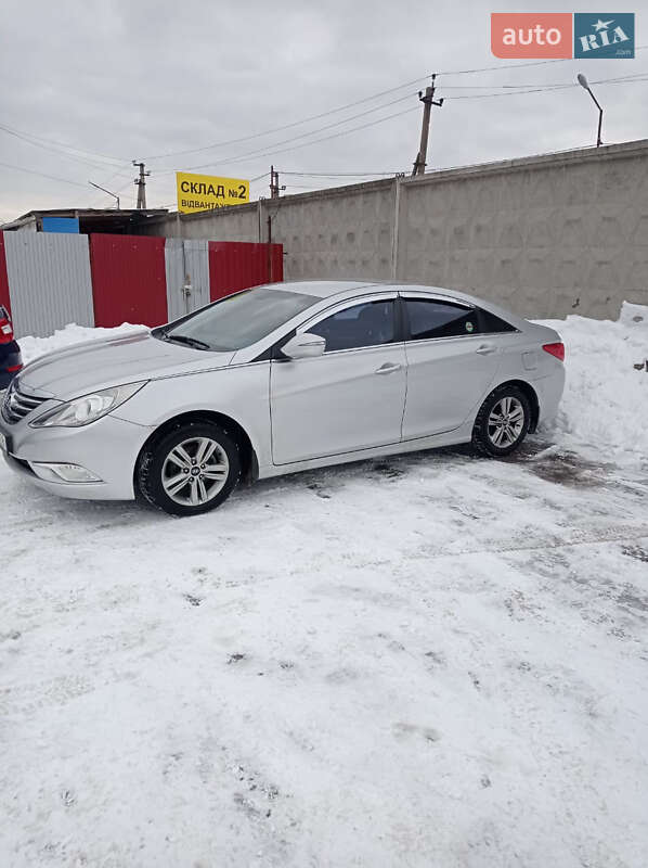Седан Hyundai Sonata 2014 в Вышгороде