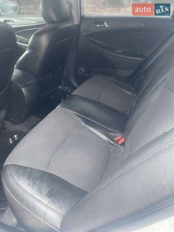 Седан Hyundai Sonata 2013 в Олевске