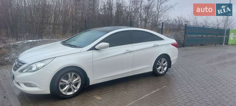 Hyundai Sonata 2010