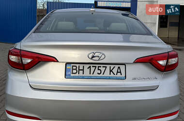 Седан Hyundai Sonata 2015 в Раздельной