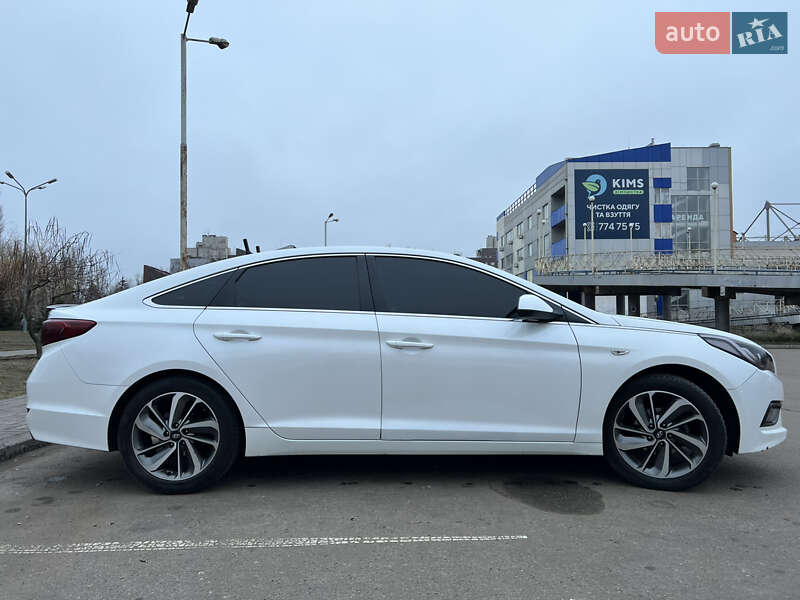 Седан Hyundai Sonata 2015 в Кривом Роге