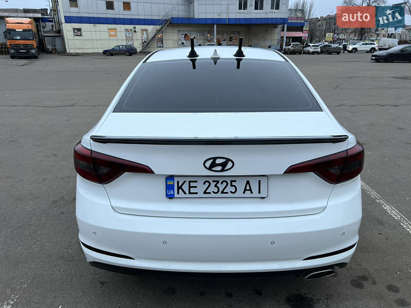 Седан Hyundai Sonata 2015 в Кривом Роге