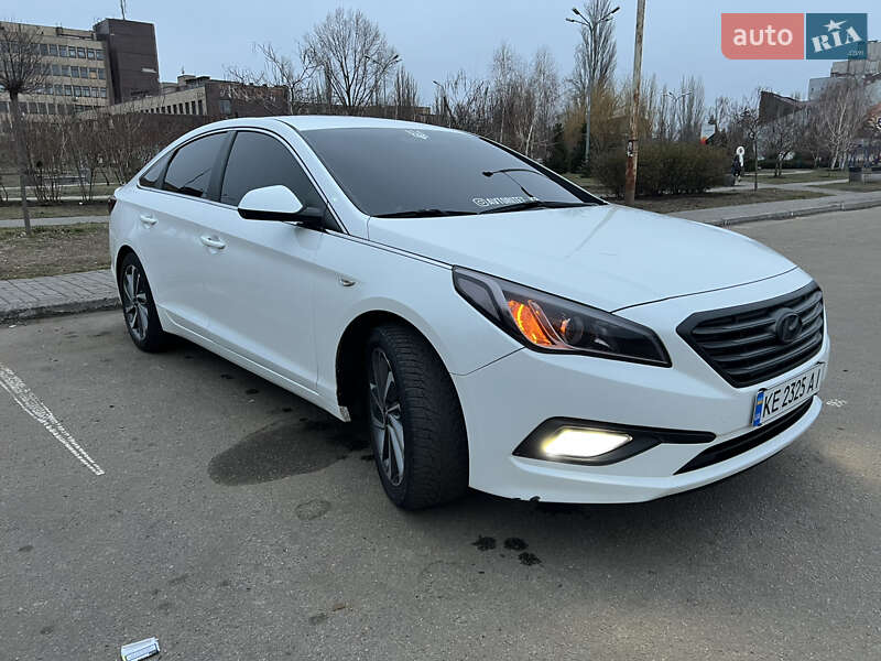 Седан Hyundai Sonata 2015 в Кривом Роге