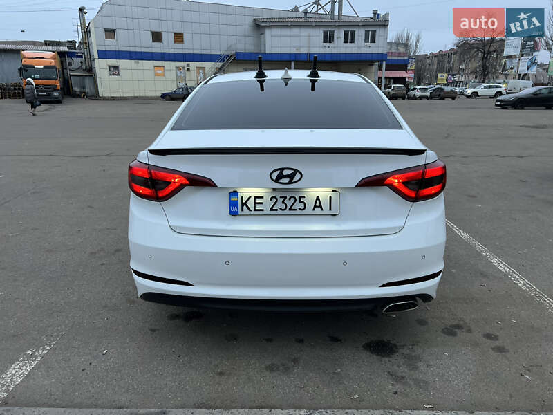 Седан Hyundai Sonata 2015 в Кривом Роге
